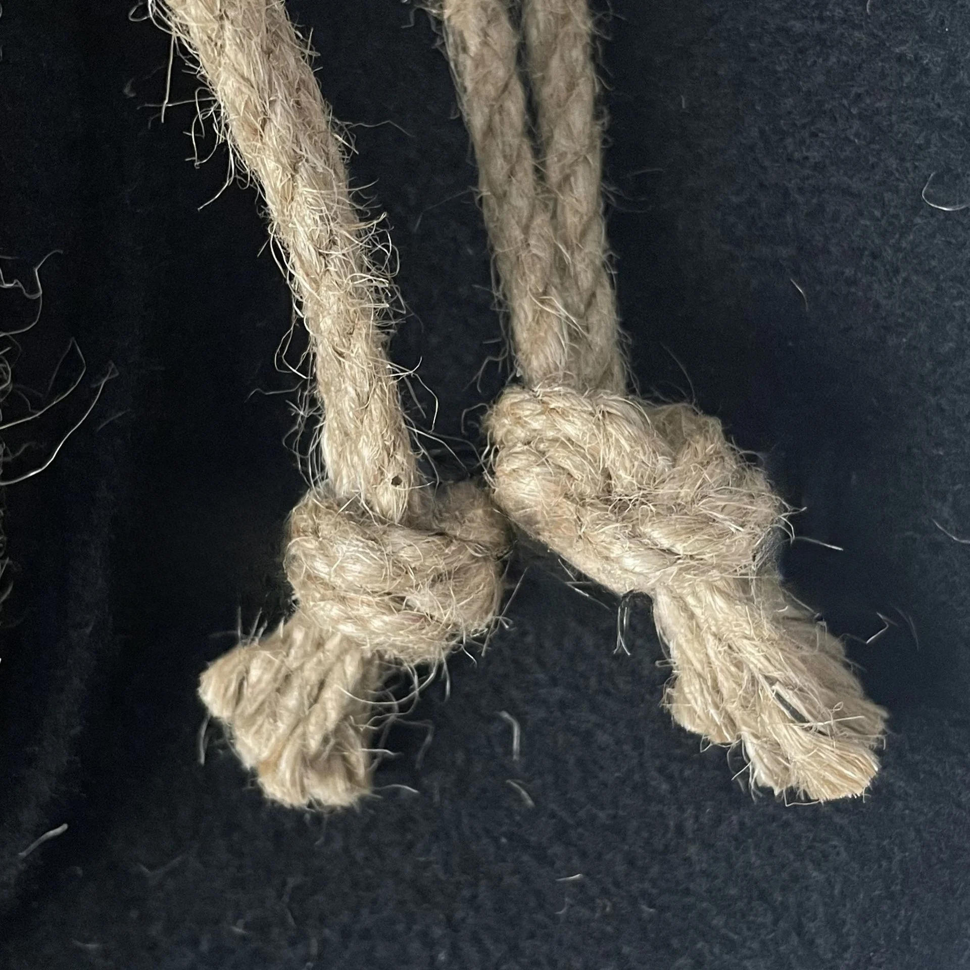 Hochwertiger doppelseitiger schwarzer Hexenhut aus Samt für Damen, spitzer hoher Hut, Zaubererhut, Party- und Performance-Dekorationshut – Detail 8