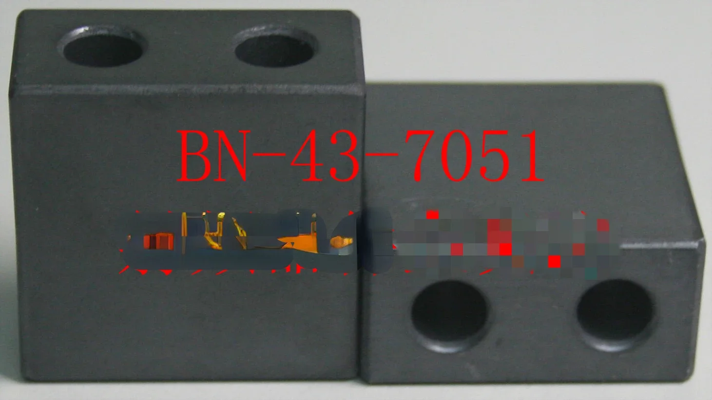 nucleo da ferrite do duplo furo do rf bn437051 1pc 01