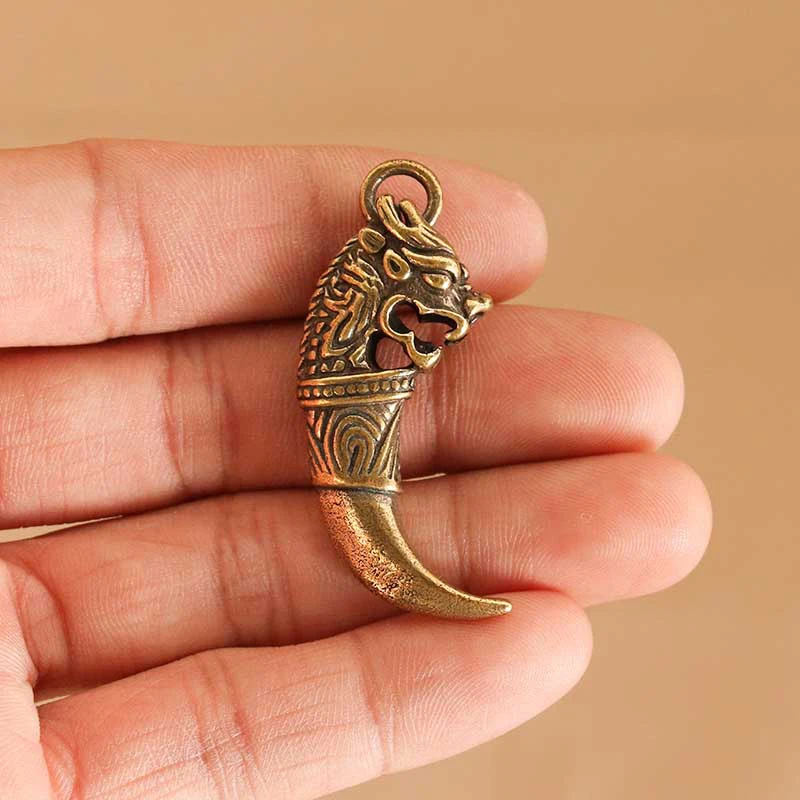 Brass Wolf Tooth Keychain Accessory Men Women Vintage Ornament Brass Lucky Wolf Head Tooth Car Key Ring Necklace Pendant