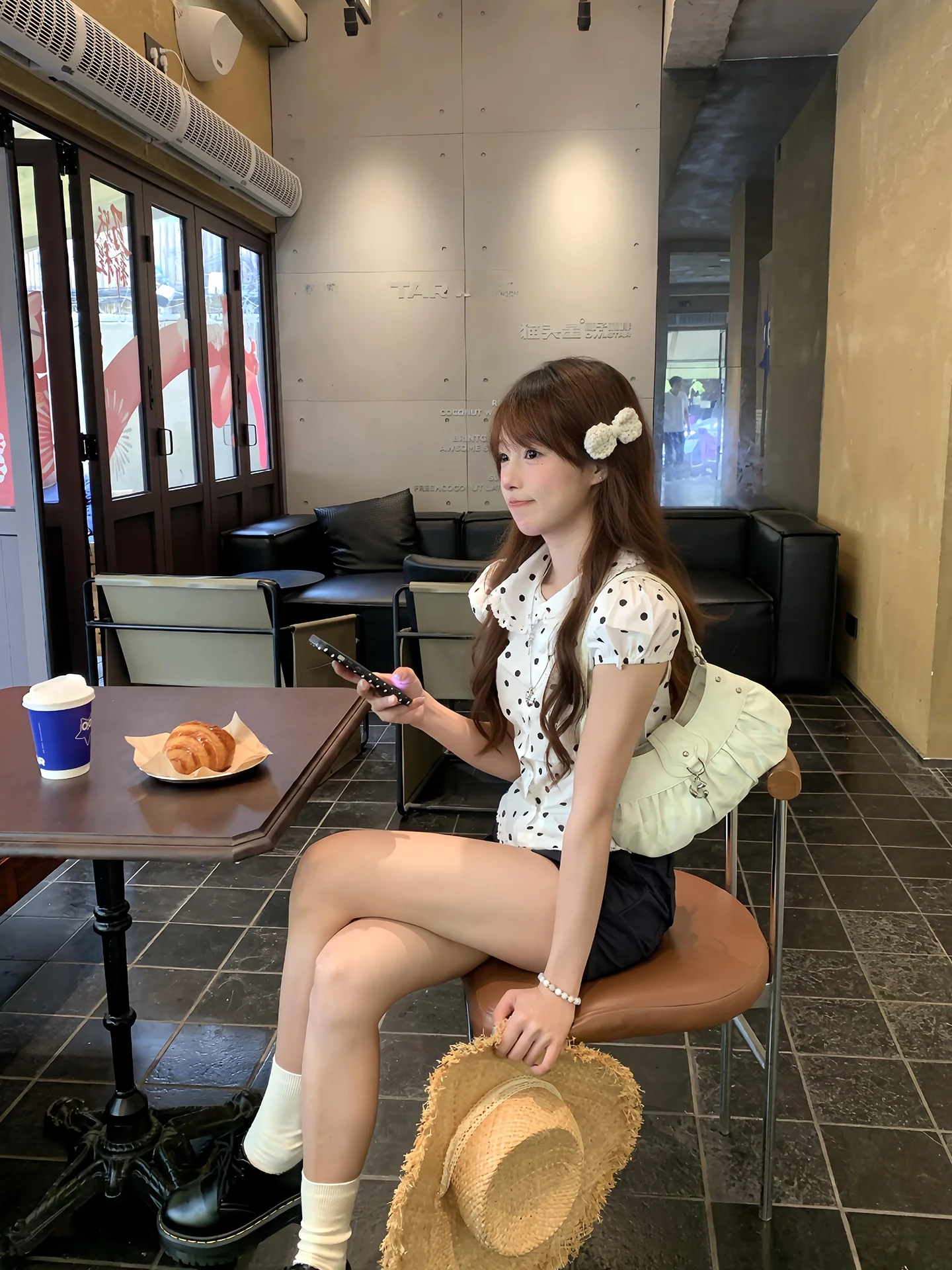 

Женская блузка FEMPILOT Sweet Sle в горошек с коротким рукавом, дизайнерская модель с эффектом утяжки на талии и воротником «кукла» для женщин