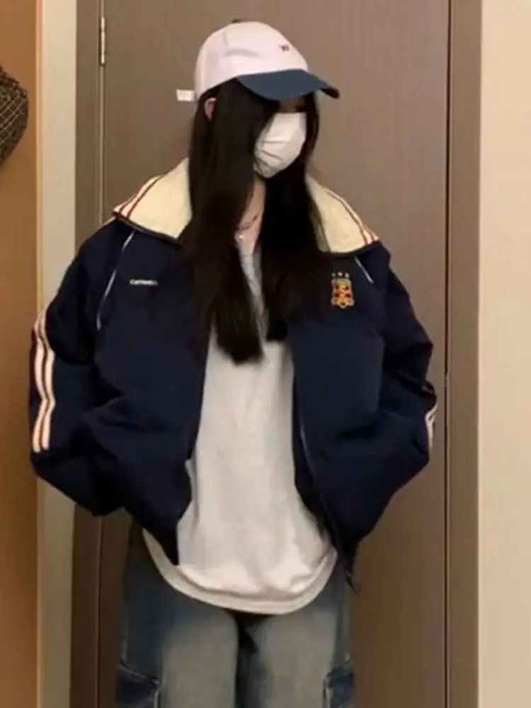 

Японский уличный цветной блуз с вышивкой букв в полоску, свободный крой, хлопковый джет, женское зимнее новое студенческое пальто в стиле ретро