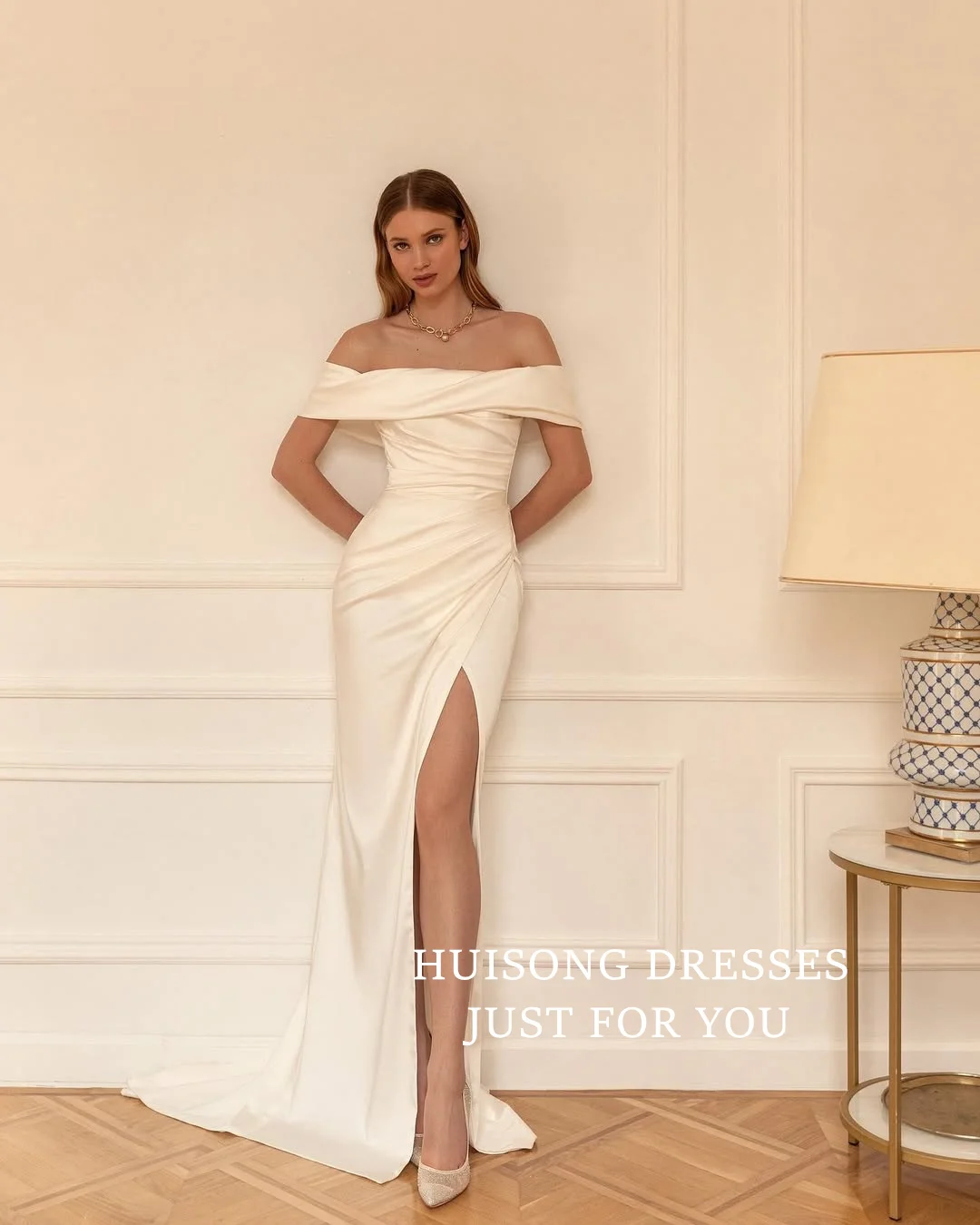 

HUISONG Customized Simple Satin Mermaid Wedding Dresses Off the Shoulder Sleeveless Beach Bridal Gown vestidos de novia