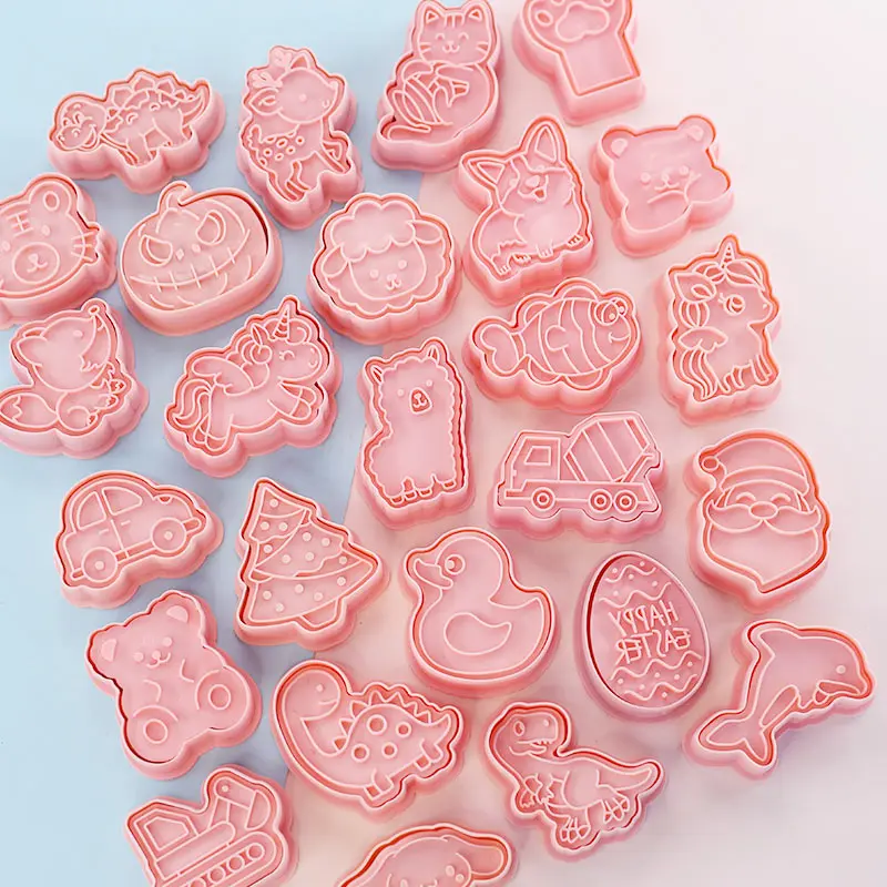 8 Pcs/set Cookie Cutters Plastic 3D Cute Cartoon Pressable Biscuit Mold Cookie Stamp Kitchen Baking Pastry Bakeware