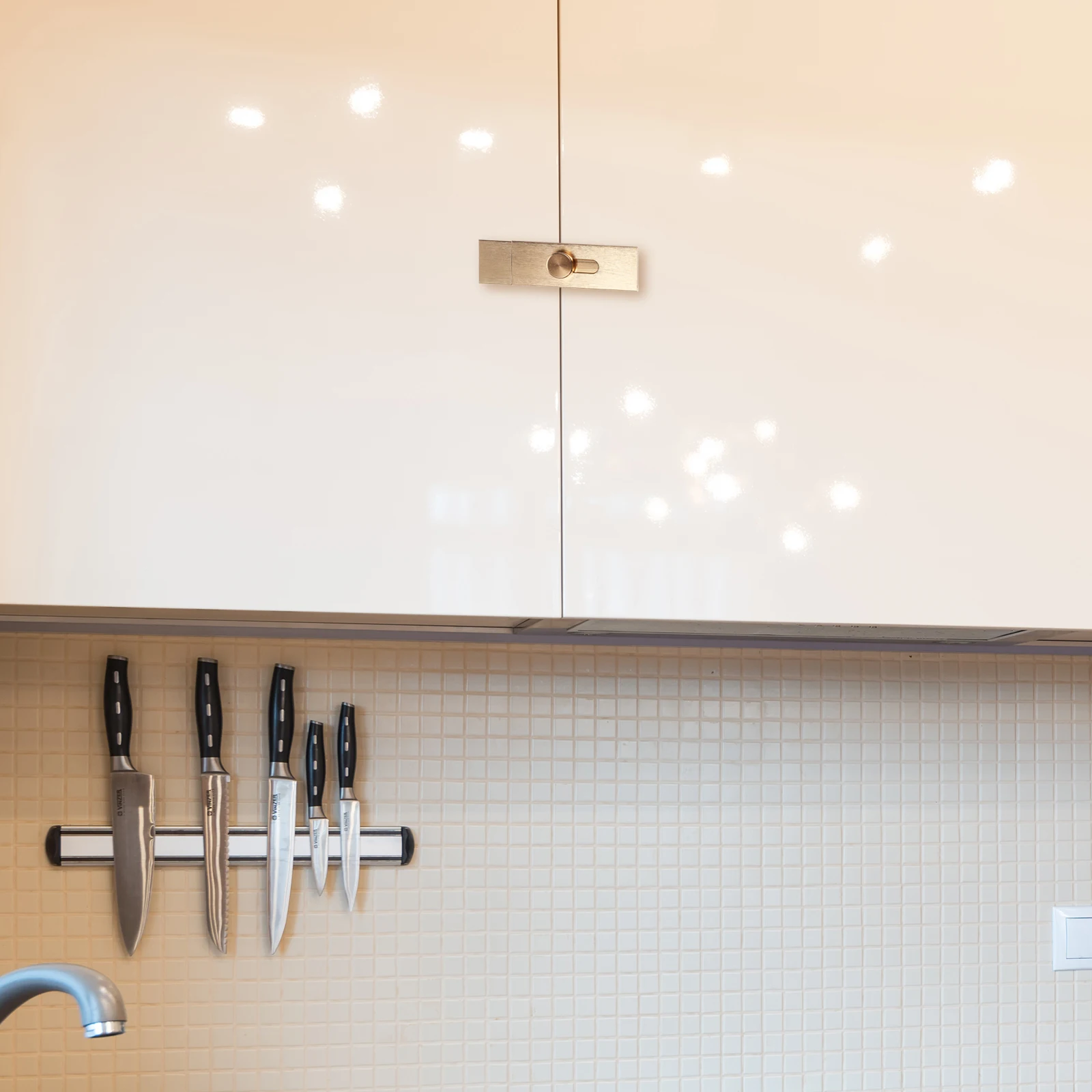 

Aluminum Alloy Lock Clasp Single Latches Flush Sliding Doors Cabinets Gates Bathroom Bedroom Reliable Durable Easy Install