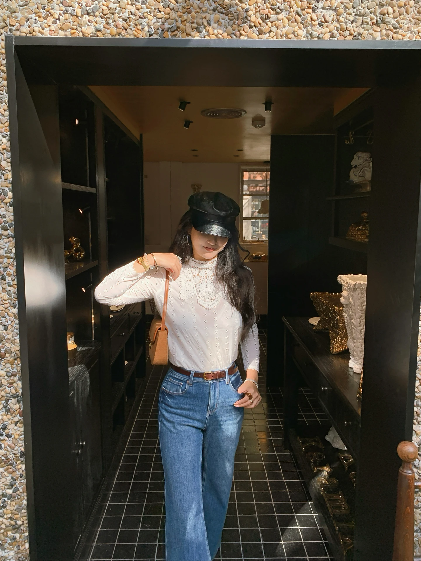 

Женская хлопковая дышащая блузка с высоким воротником, длинными рукавами, кружевной вышивкой, ажурными элементами и пуговицами, французский стиль, приталенный крой