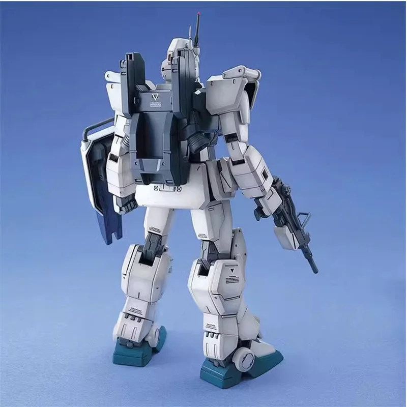 بانداي جاندام أطقم منمذجة أنيمي الشكل Ez-8 MG 1/100 عمل أرقام تحصيل الحلي اللعب هدية للأطفال نموذج الدمى الأصلي