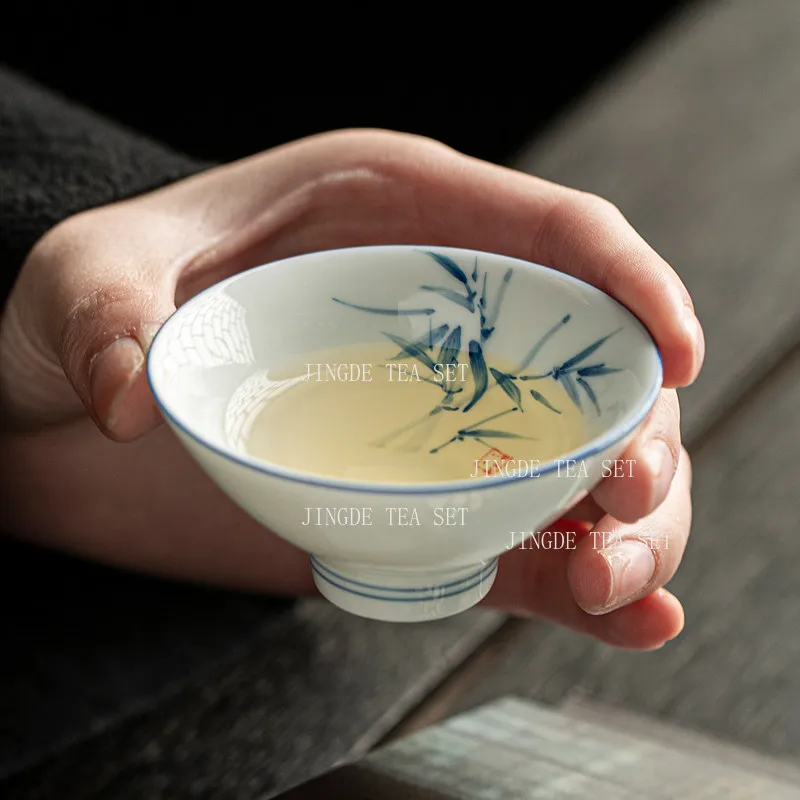 30ml Chinesische Douli-Tasse Kleine Teetasse für den Haushalt Gastfreundliche Teeschale Trinkutensilien Unterglasur Farbiges Tee-Set