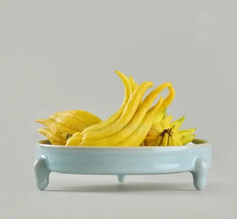 

Chinese Living Room Ceramic Fruit Plate Three-legged Retro Home Snack Candy Dessert Solid Color Tableware