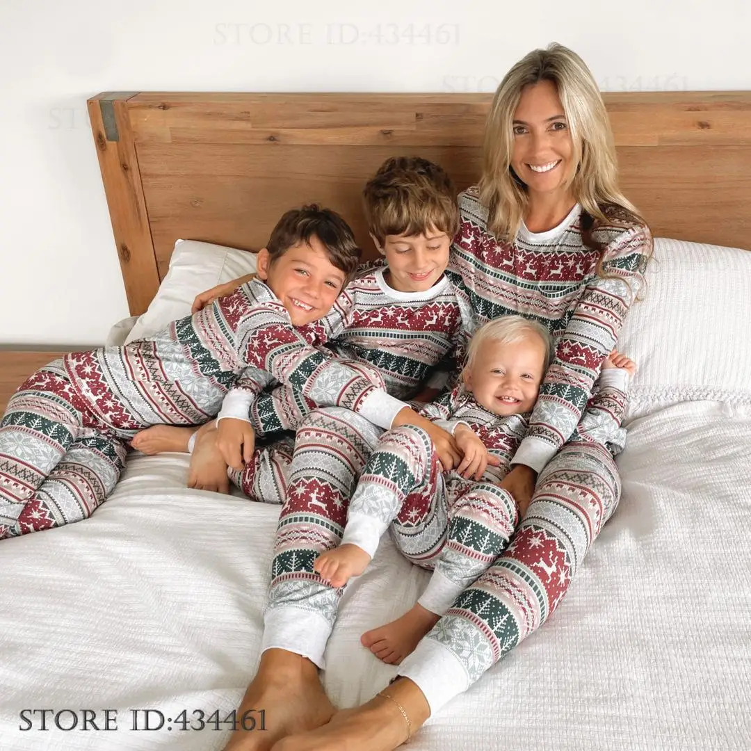 Family Christmas Matching Pajamas Set Happy New Year's Costume Homewear Print Elk Xmas Sleepwear Loungewear Loose Pijamas Suit