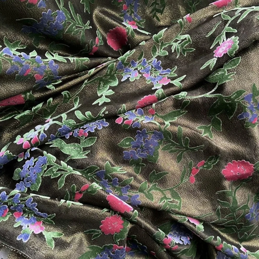 Fashionable Metallic High Quality Beautiful Flower Design Comfortable Feeling Lurex Silk Opal Velvet Fabric for Women Clothing