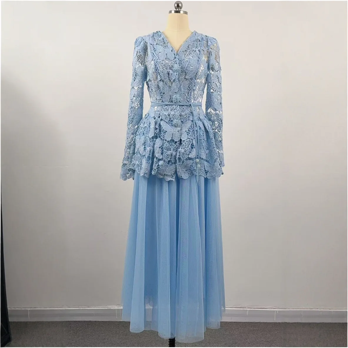 Conjunto de dos piezas de faldas largas de malla para mujer, camisa de encaje con cordones, manga larga, cuello en V, moda francesa elegante, Top de cintura alta, corte en A, otoño