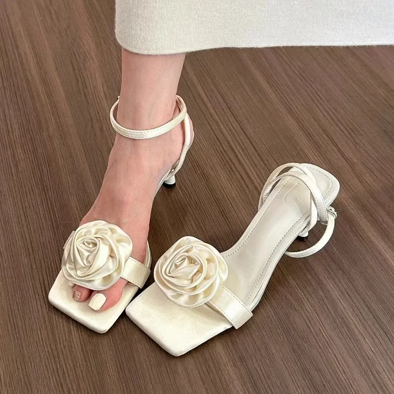 

2024 New Women's Pointy Rose High Heels Female Summer Shallow Mouth Sweet Open Toe High Heel Sandals Lace Up Women's Shoes