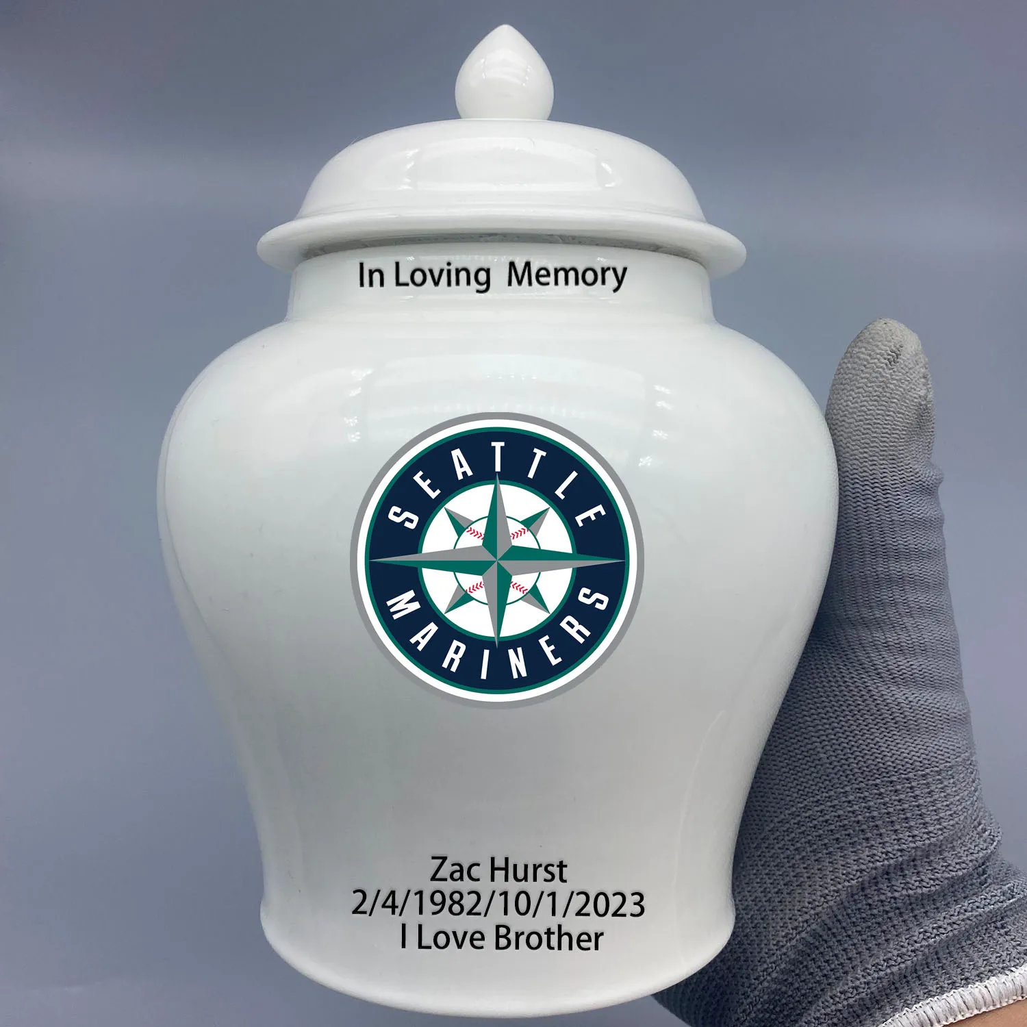 

Medium Urn for Seattle Mariners-baseball themed Custom.Send me the name/date you want to appear on the urn by Remark Message