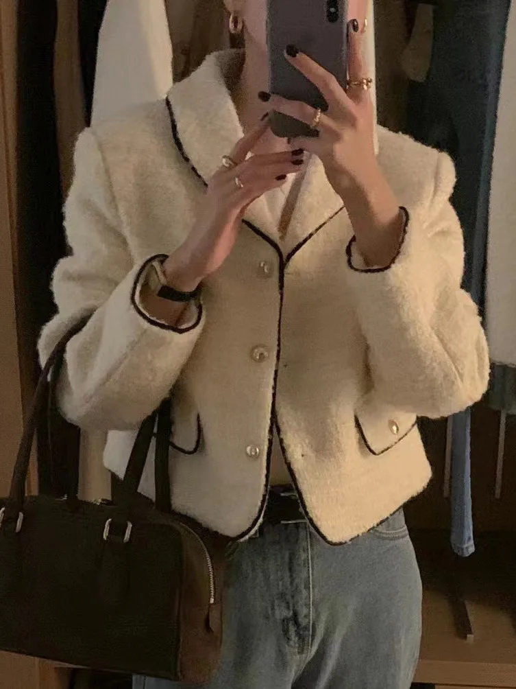 Elegant Short Outerwear Women's Vintage Lapel Color Block Loose Long Sleeve Coat Chic Style Polyester Fabric Warmth for Autumn