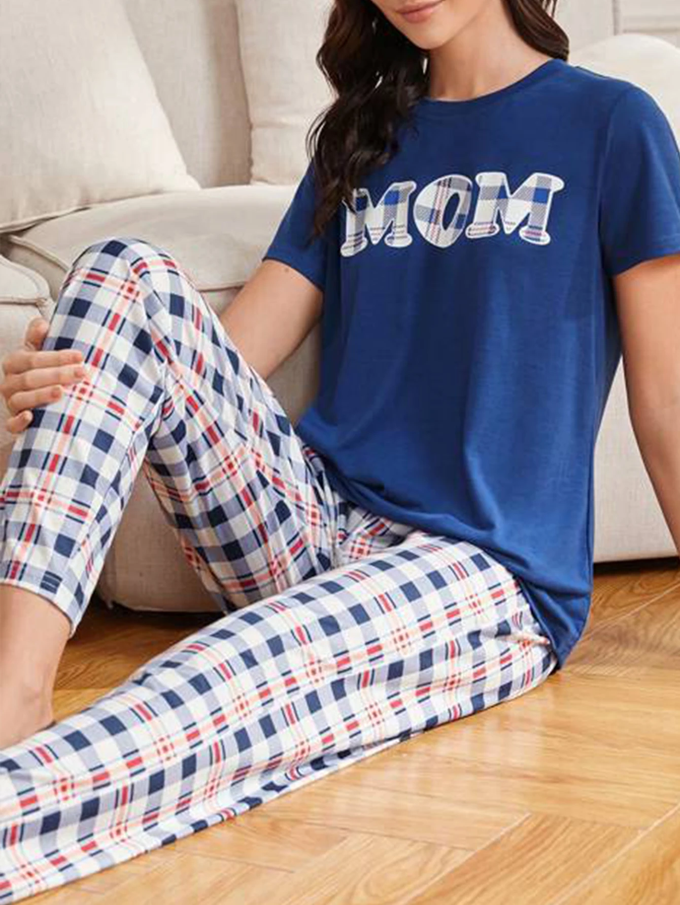 Women Pajamas Set Short Sleeve Round Neck Top MOM Letter Prints Allover Print Plaid Pants Casual Summer Sleepwear Loungewear