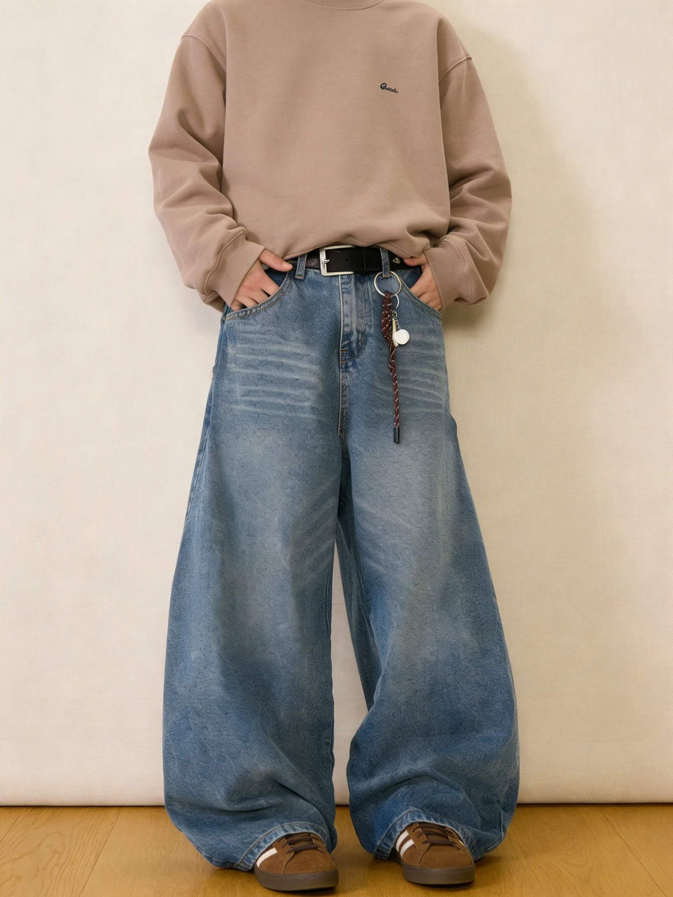 

Fashion Blue Men's Baggy Jeans For Man Original Y2K Drip Trend Denim Pants No accessories or belts included