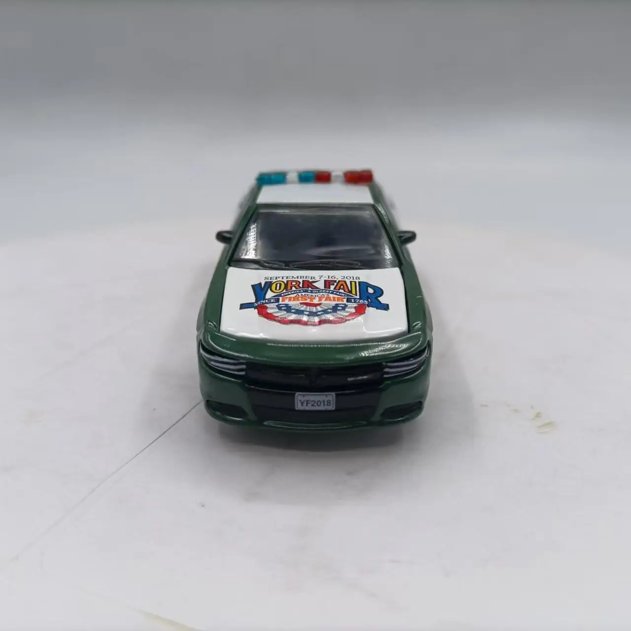 1:64 2018 إصدار محدود زخرفة نهائية جديدة لسيارة الشرطة نموذج سيارة محاكاة سبيكة