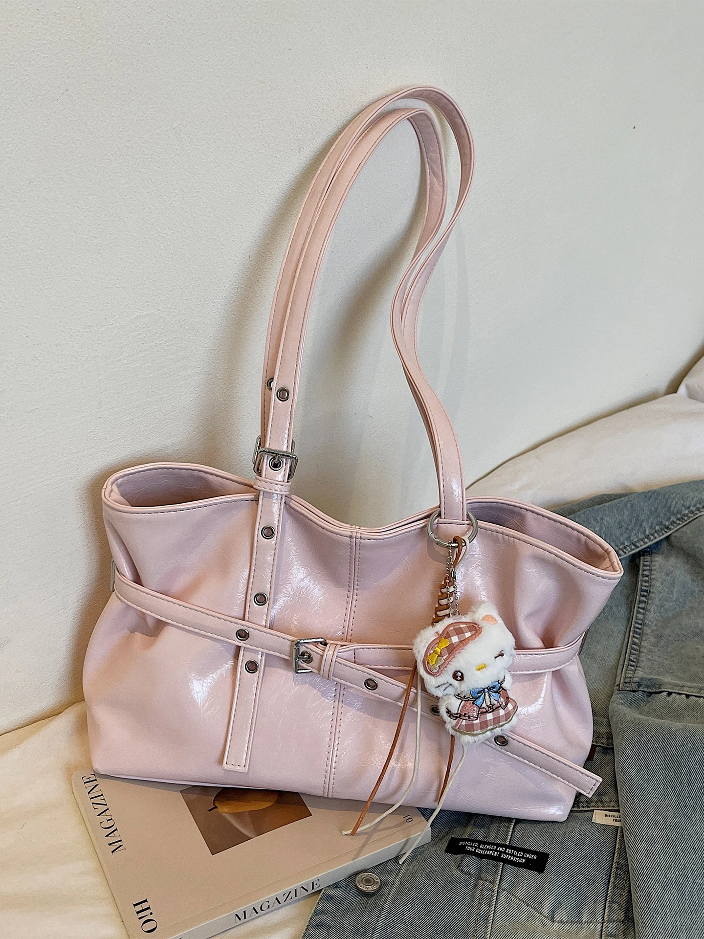 

Underarm Women's Bag 2026 New Spring Fashion Large Capacity Commuter Shoulder Bag Luxury Minimalist Bucket Shape Handbag