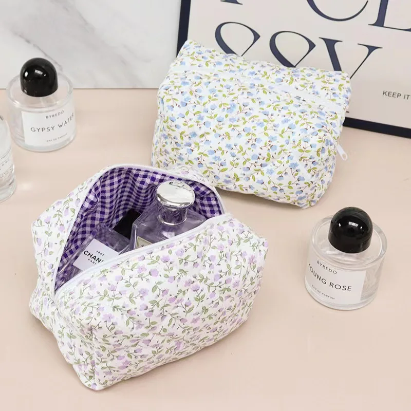 Storage Organizer Floral Puffy Quilted Makeup Bag Flower Printed Cosmetic Pouch Large Travel Cosmetic Bag Makeup Accessories