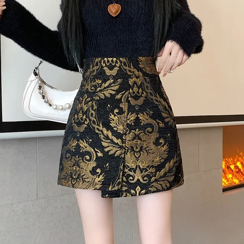 

2024 New Vintage Elegant Slim Mini Skirt Palace Style High Waisted Jacquard Patterned Irregular Skirt Hip Hugging A-line Skirts