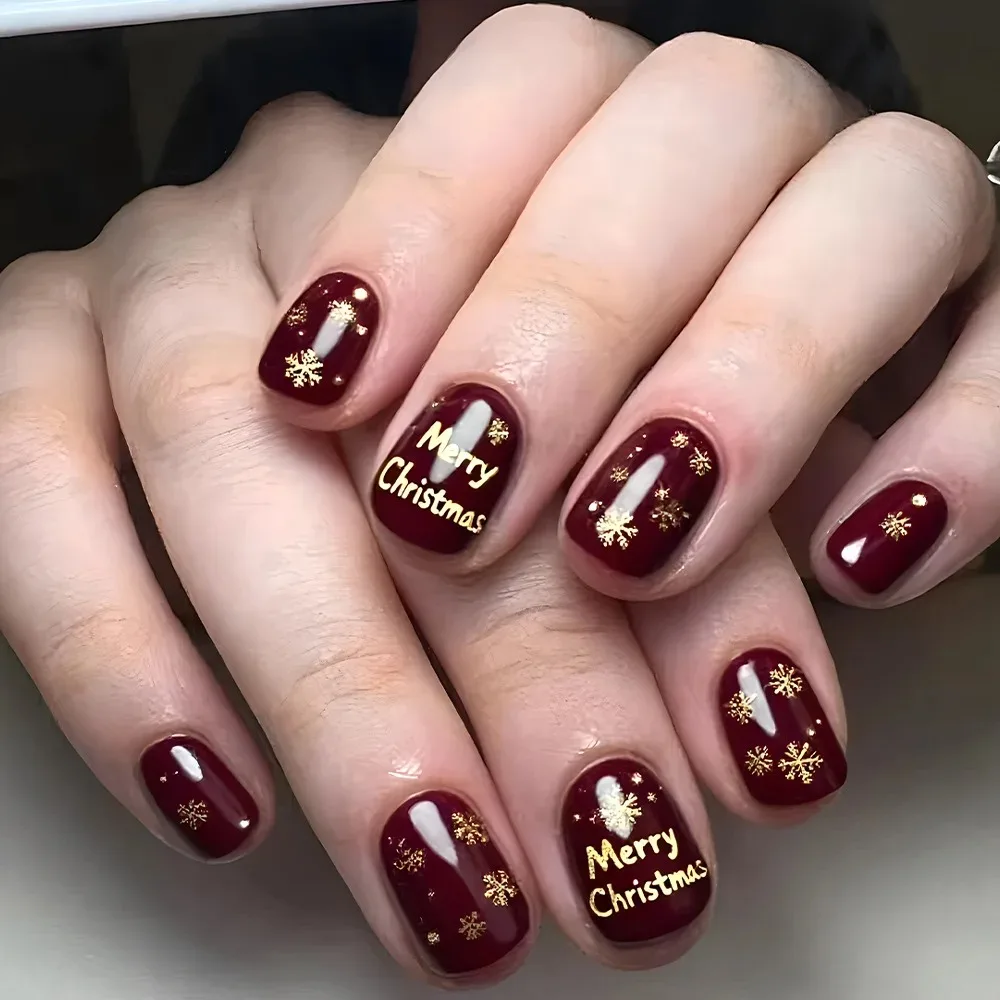Christmas Press on Nails Short Square False Nails Snowflake Full Cover Glue on Nail Claret Gold Design Acrylic Fake Nails Winte