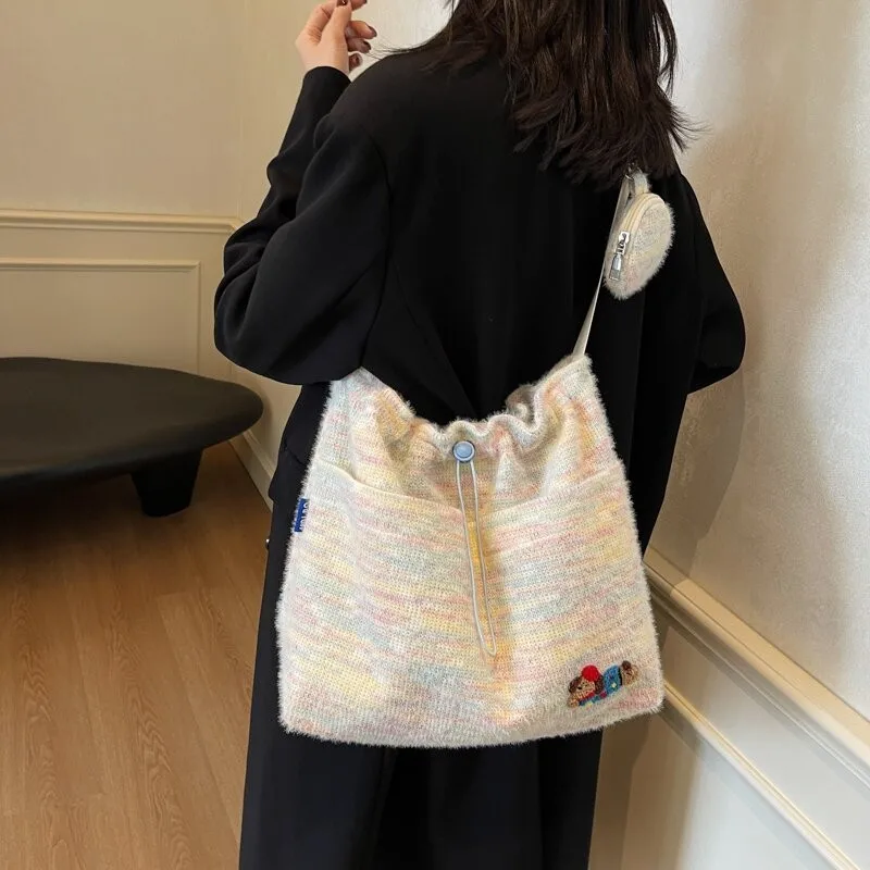 

Шикарная новая женская вязаная сумка-ведро 2023 года — универсальная студенческая сумка через плечо большой вместимости на осень-зиму