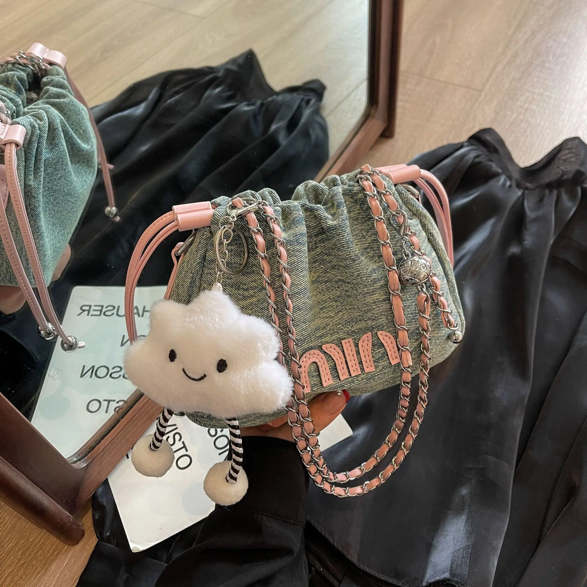 

‌2025 New Women's Denim Bucket Bag - Fashion Casual Shoulder Purse with Adjustable Strap - Trendy Versatile Crossbody Bag‌