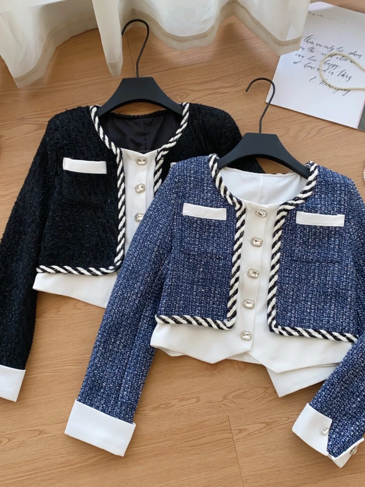 

ort Coat Jaet Women's Winter Luxury round Ne Diamond Embellied Button Splicing Long Sve Thiened Woolen Top