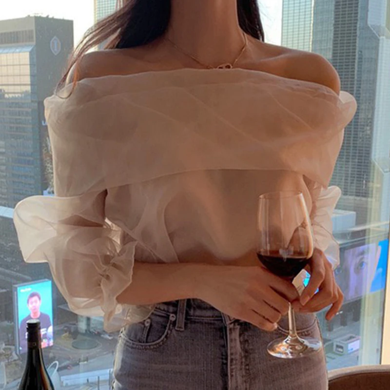 

Romantic Early Spring Fairy Aosphere See-tough Long Sve One-oulder Lace irt Women's Loose Fit Bubble Sve Top