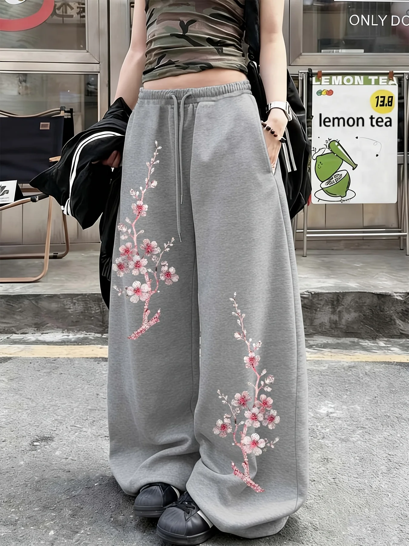 

Брюки в европейском и американском стиле, вдохновленные ретро-трендами, в готическом стиле, с японским узором в виде цветов вишни, в стиле дарк-шик.