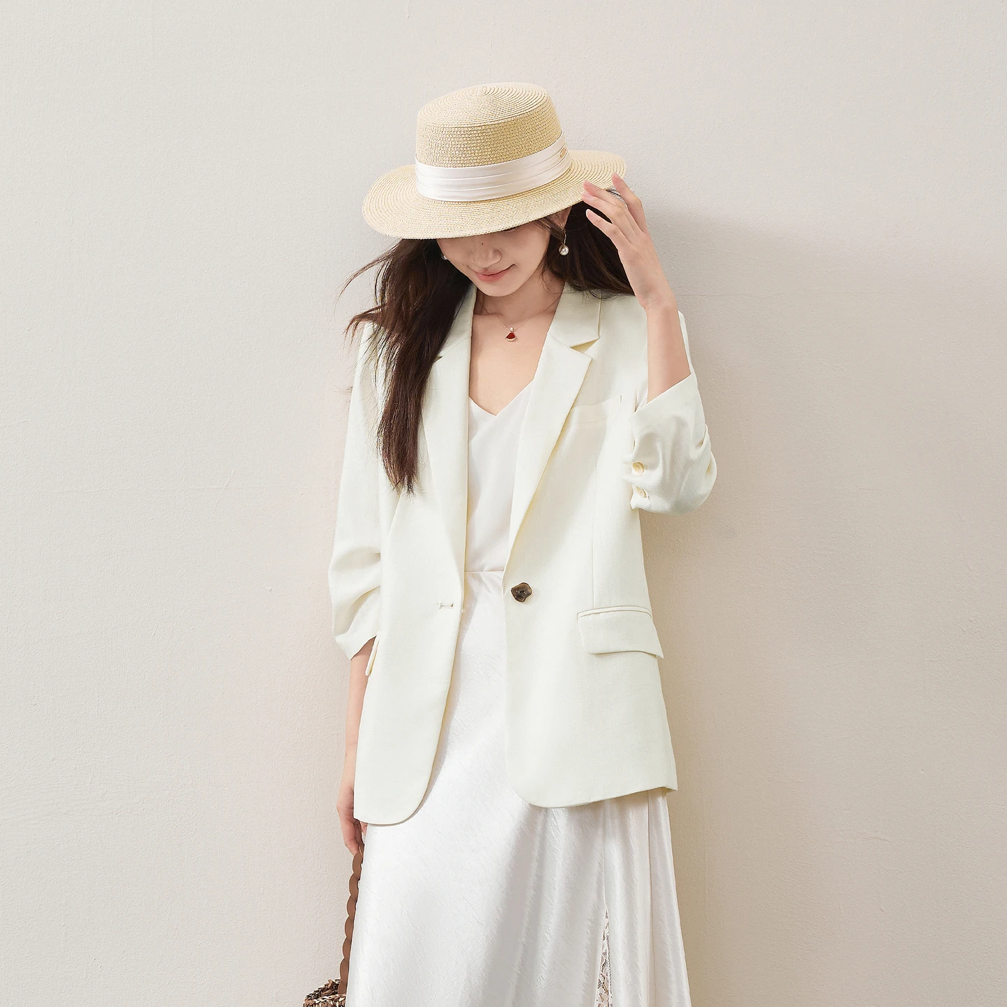 SENTUBILA Women Acetate Lyocell Blazer 2026 Ladies Autumn Commuter Light Workplace Shoulder Pads Casual Suit Jacket 163XC7789