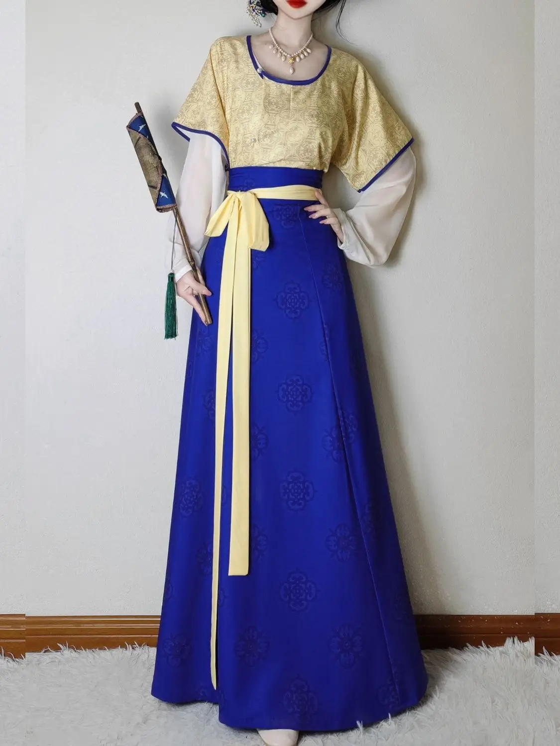 

Original Tang Hanfu Set - Women's Round-collar Beizi + High-waist Skirt Traditional China Clothes Woman Costumes Outfit