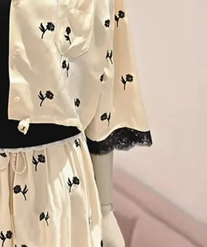 Women Lace Spliced Half Sleeve Notched Collar Top Rose Embroidery Shorts Set Elastic Waist Drawstring Fashion