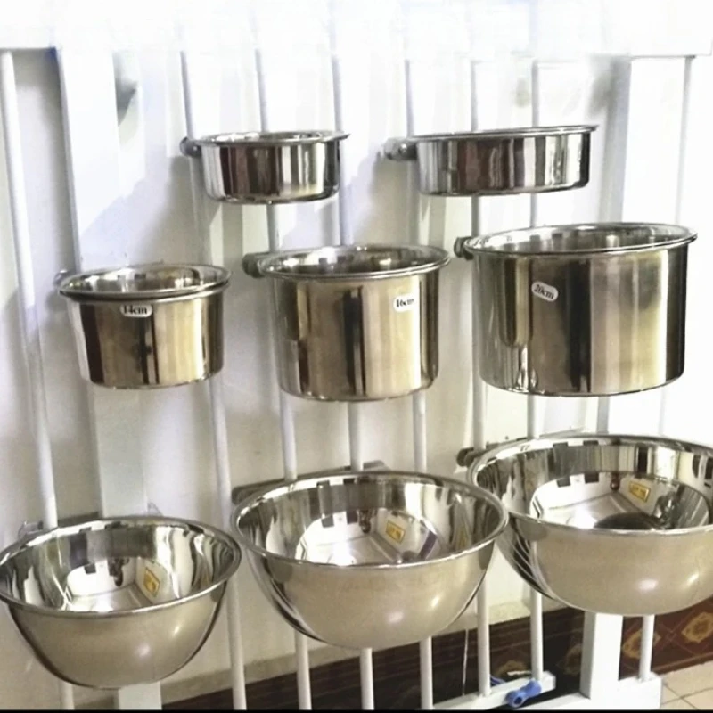 

‌ Сверхмощная миска для воды для собак, запираемая клетка-кормушка из нержавеющей стали с защитой от пролива, устойчивое к жеванию крепление для больших/средних пород