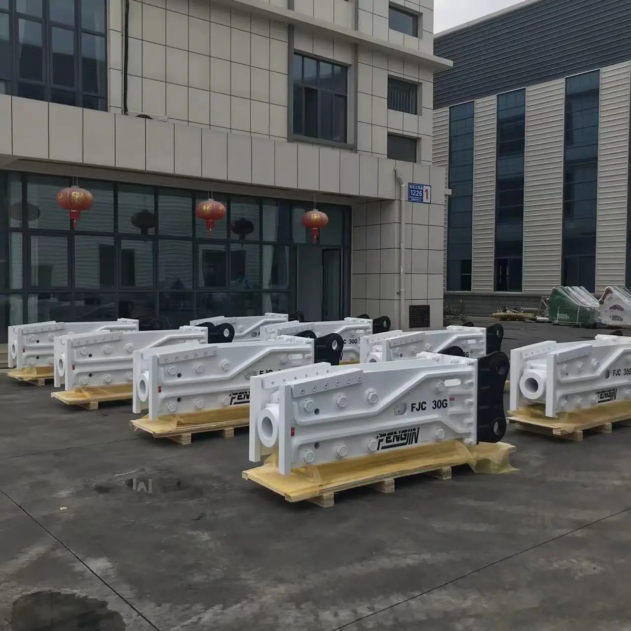 An Essential High-Impact Hydraulic Breaker for Modern Construction, Demolition, and Mining Operations Worldwide HB30G