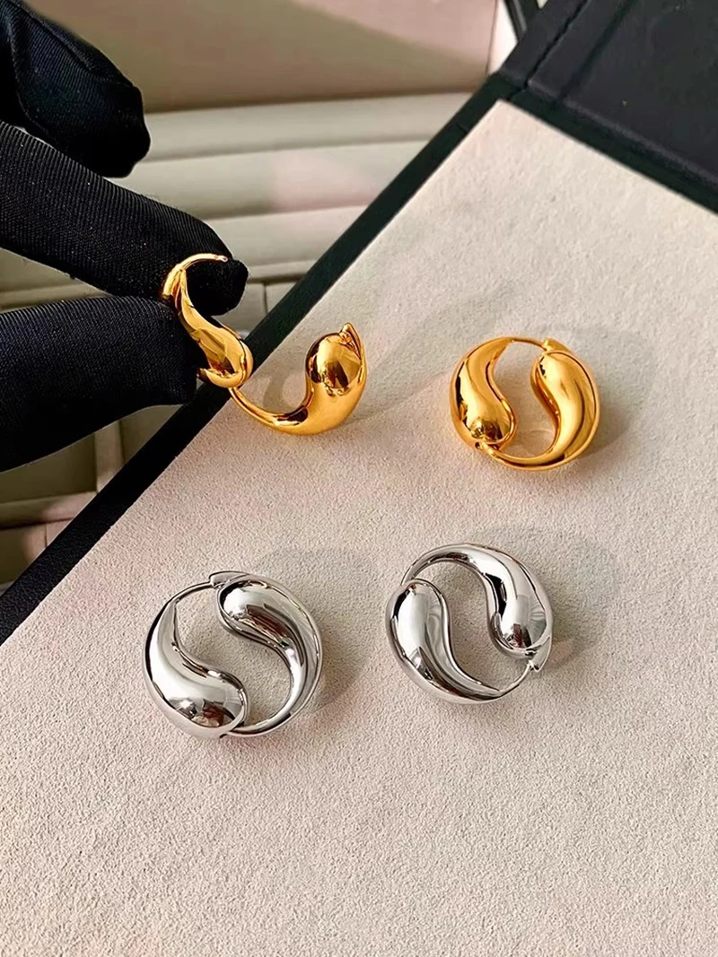 Peri'sbox Unusual Solid Gold Silver Plated Ying Yang Huggie Hoop Earrings for Women Chunky Statement Taiji Thick Ear Hoops Trend view 4
