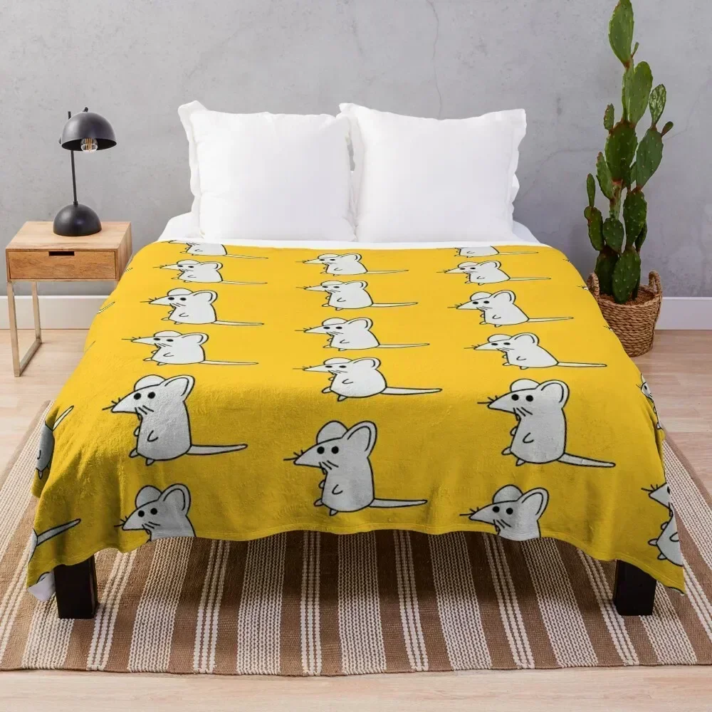 

Sitting Mouse Throw Blanket