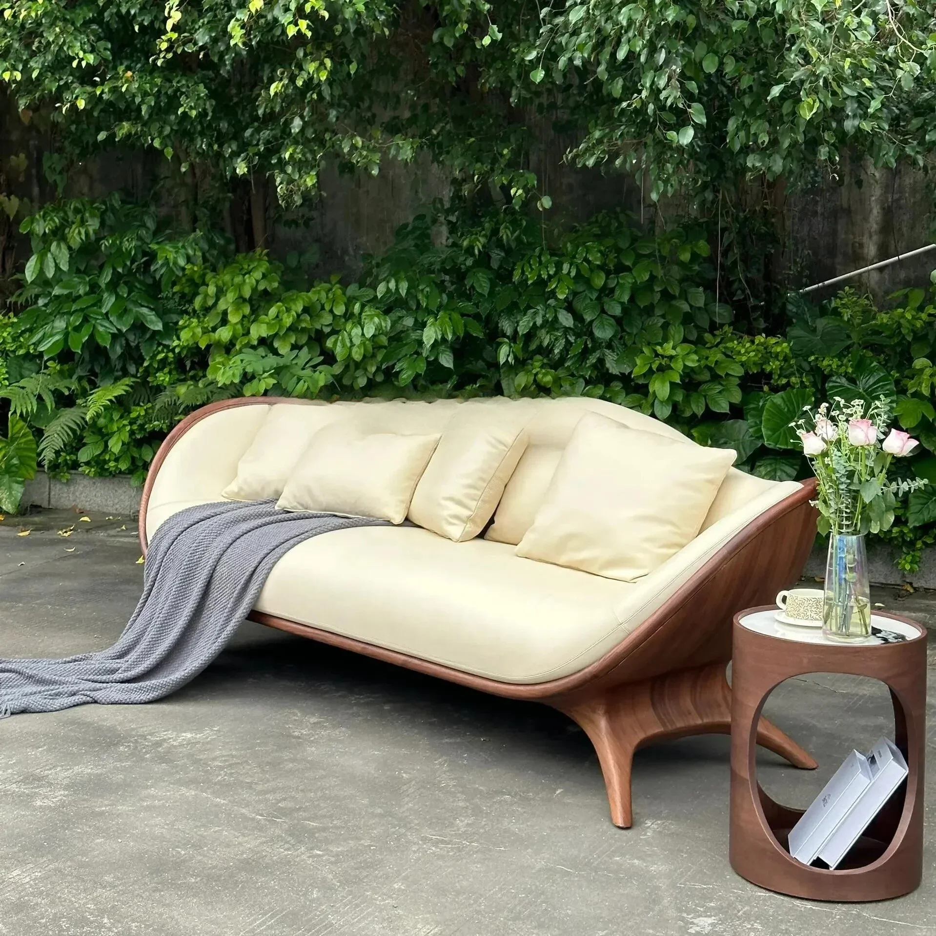 

Североамериканский черный орех, комбинация диванов из цельного дерева, высококачественная простая вилла, размер новой китайской мебели для гостиной