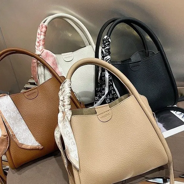 

2025 Summer 315 New Fashion Versatile Commuter Casual Simple Trend Handbag Shoulder Messenger Bag