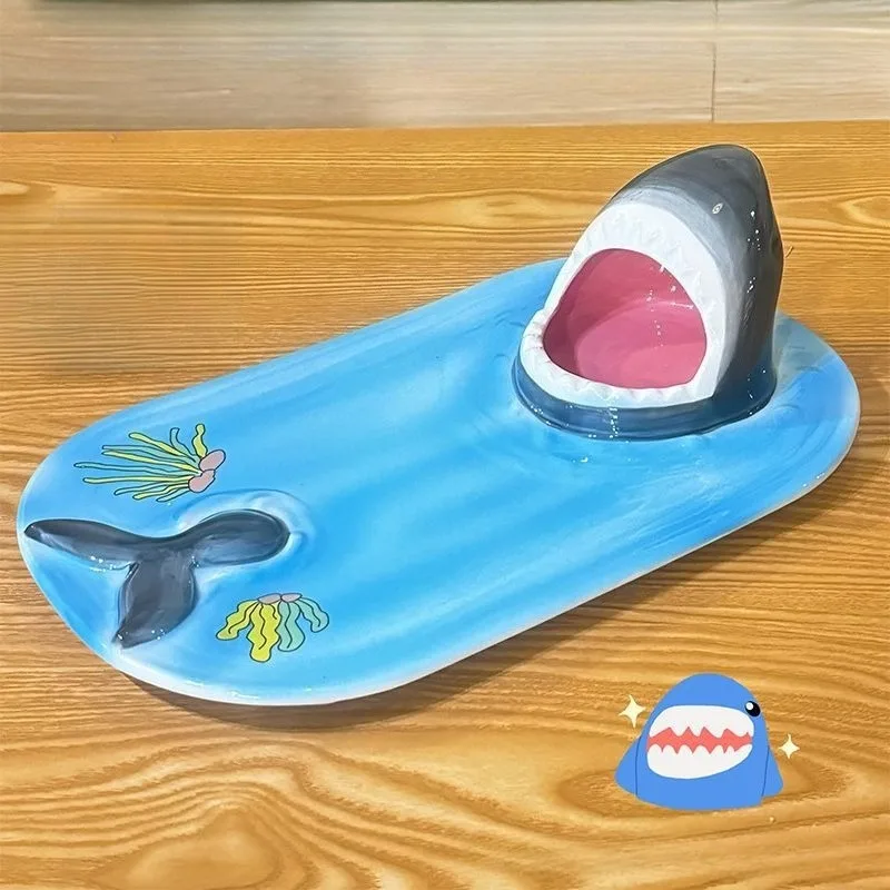 

Забавная керамическая тарелка с большой акулой. Тарелка для суши из японской акулы. Тарелка для мяса с грилем. Бытовая посуда с соусом для погрузки.