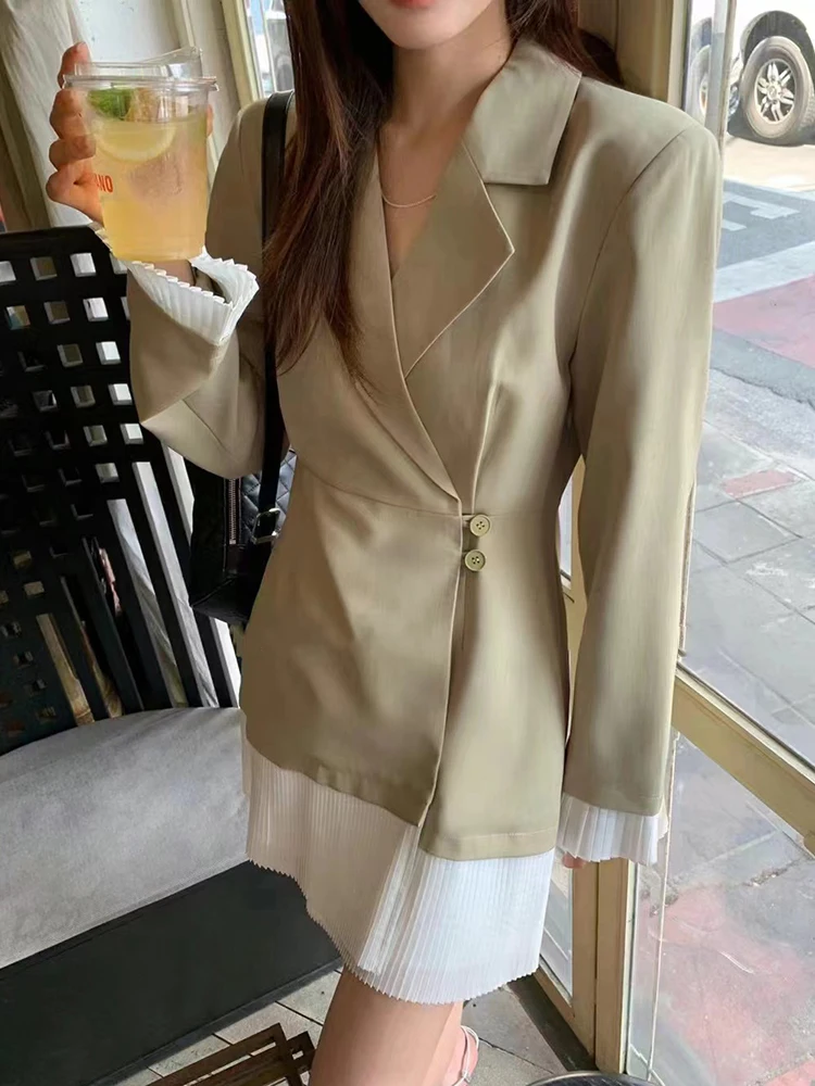 [LANMREM] Asymmetric Button Ruffles Design Gathered Waist Blazers Women Contrast Color Mid-length Coats 2025 Summer New 26D8874