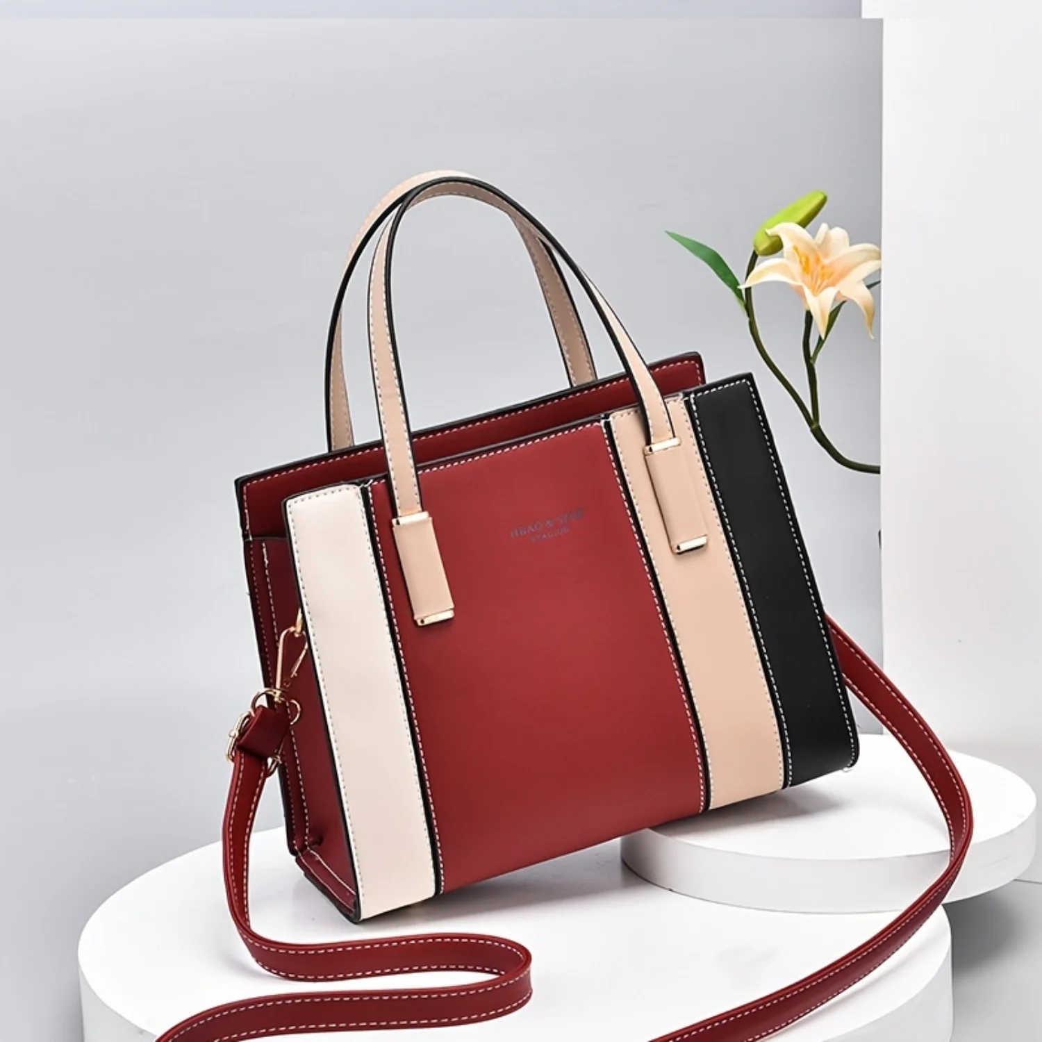 Borsa tote chic a righe color block Borsa elegante, versatile e sicura con cerniera: ideale per lo lavoro e lo stile diurno