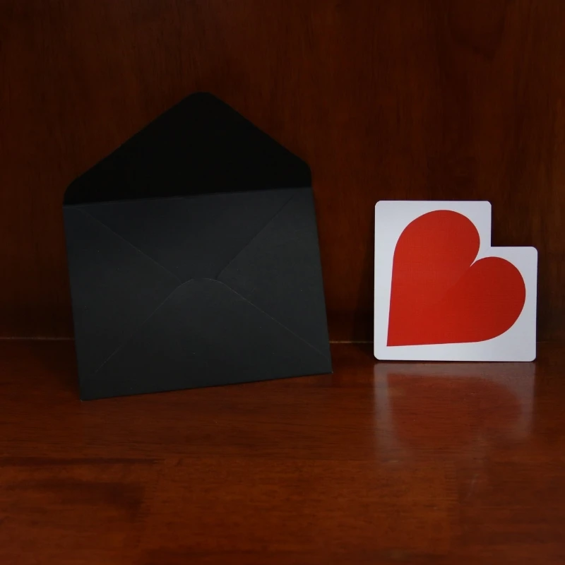 LOVE CARD by O.M.G. Studios, FALL IN LOVEcard magic trick,funny close up magician tool,stage gimmick prop