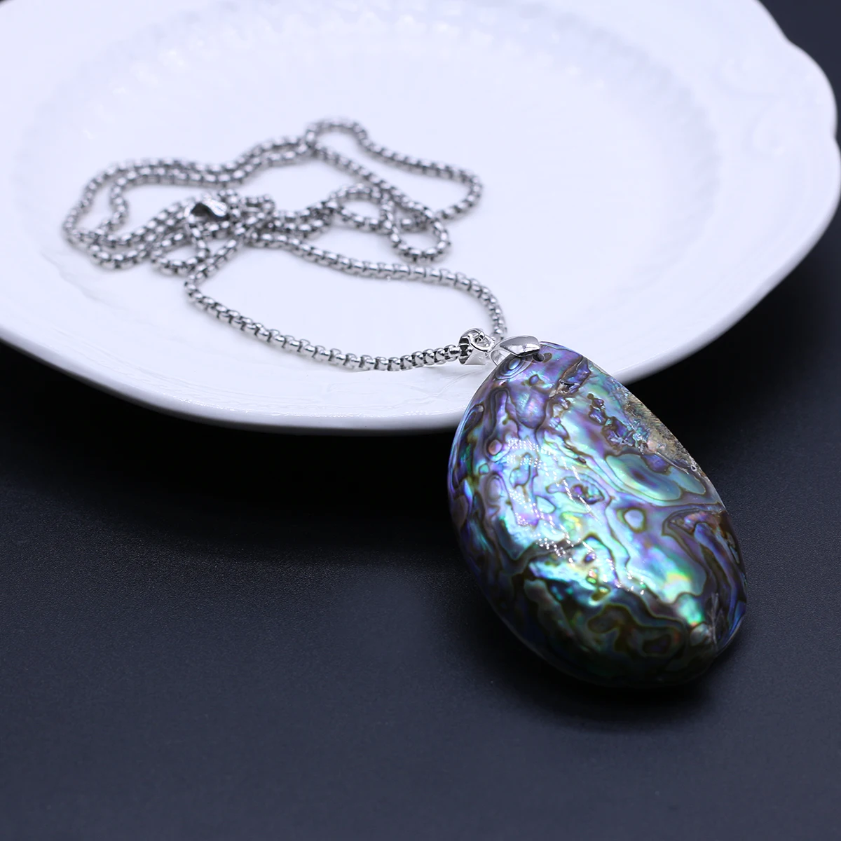 1pc Oval Abalone Shell Pendant Natural Shell Mother of Pearl Necklace for Women Pendants 60cm Stainless Steel Necklace Pendants