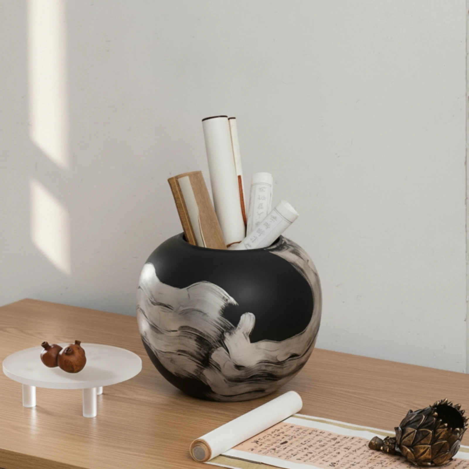 Vase with Brushstroke Decoration Decorative Bulbous Vase Versatile Long-Lasting for Home Decorators, Entryway, Bookshelf
