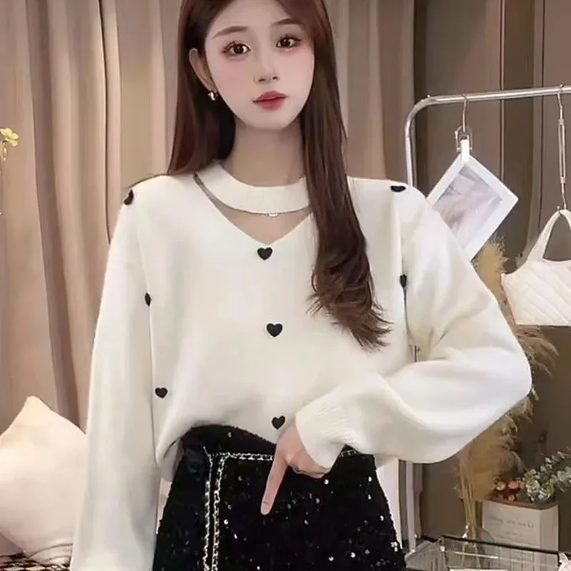 

Ladies' New Love Hollow Pullover Temperament Explosions Advanced Sweater Knit Top Soft And Comfortable Sweater Fashion Women
