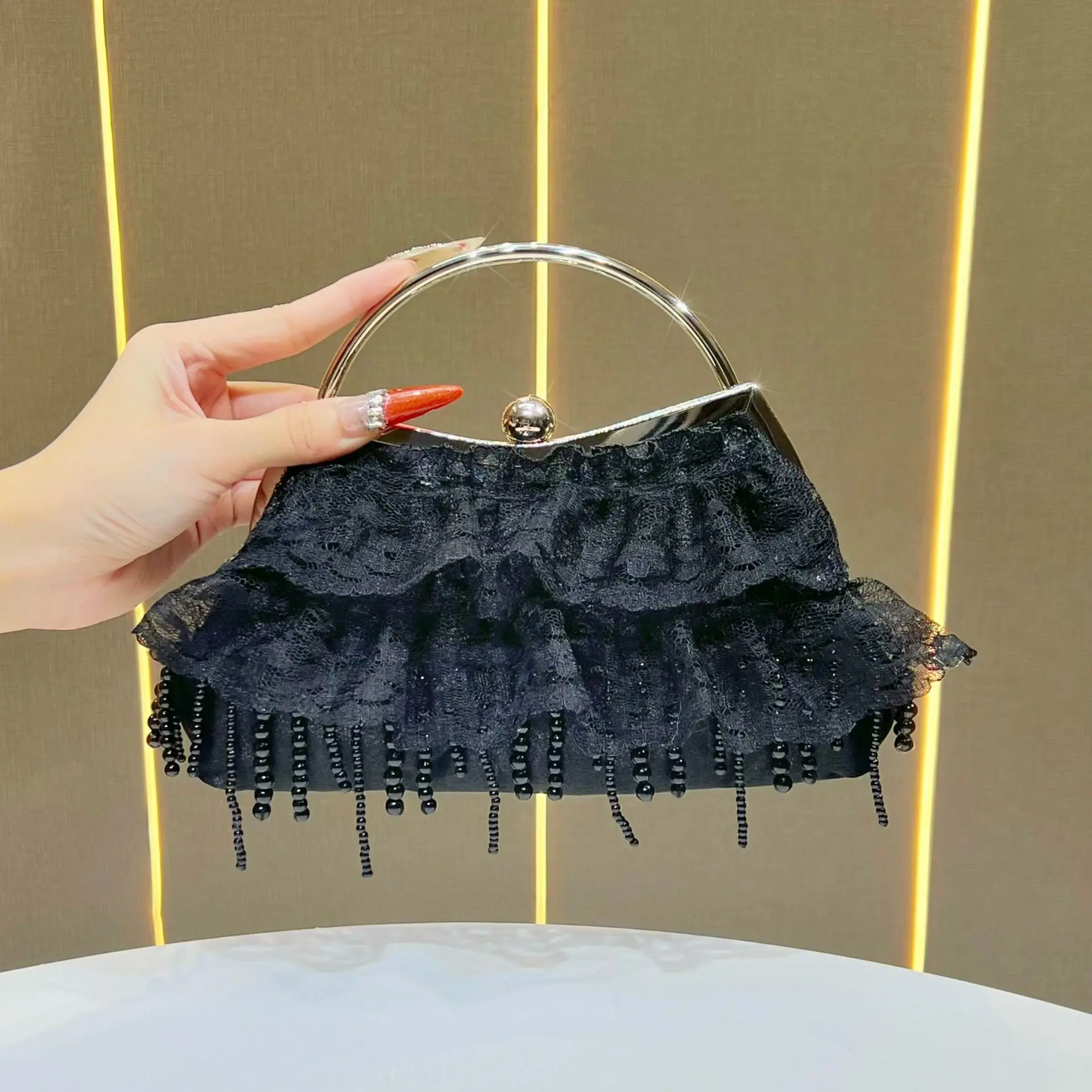 

Xiaoxiangfeng versatile cheongsam bag, crossbody shoulder bag, clutch bag, dinner bag.