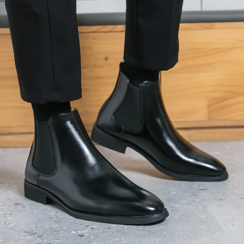 Business-Casual-Herrenstiefel Modischer klassischer britischer Stil Kleidparty oder Hochzeit Schwarzbraune spitze Lederschuhe 38-46