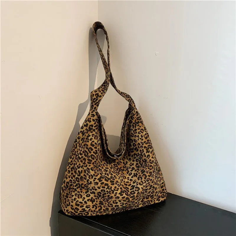 Luxury Leisure Diaper Bag Elegant Classic Paris Designers Solid Color Commuter Crossbody Handbag Large Tote