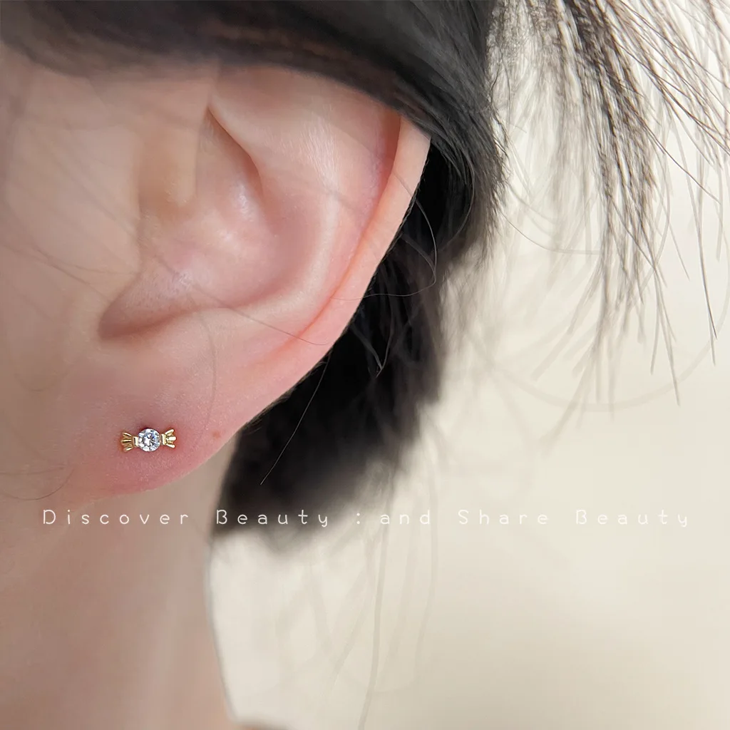 DIY accessories Korean fashion zircon flower stud earrings women's simple and small love earrings gentle and sweet versatile ear